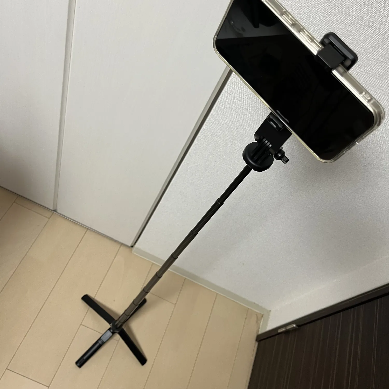 google pixelに最適な自撮り棒の四脚利用シーン