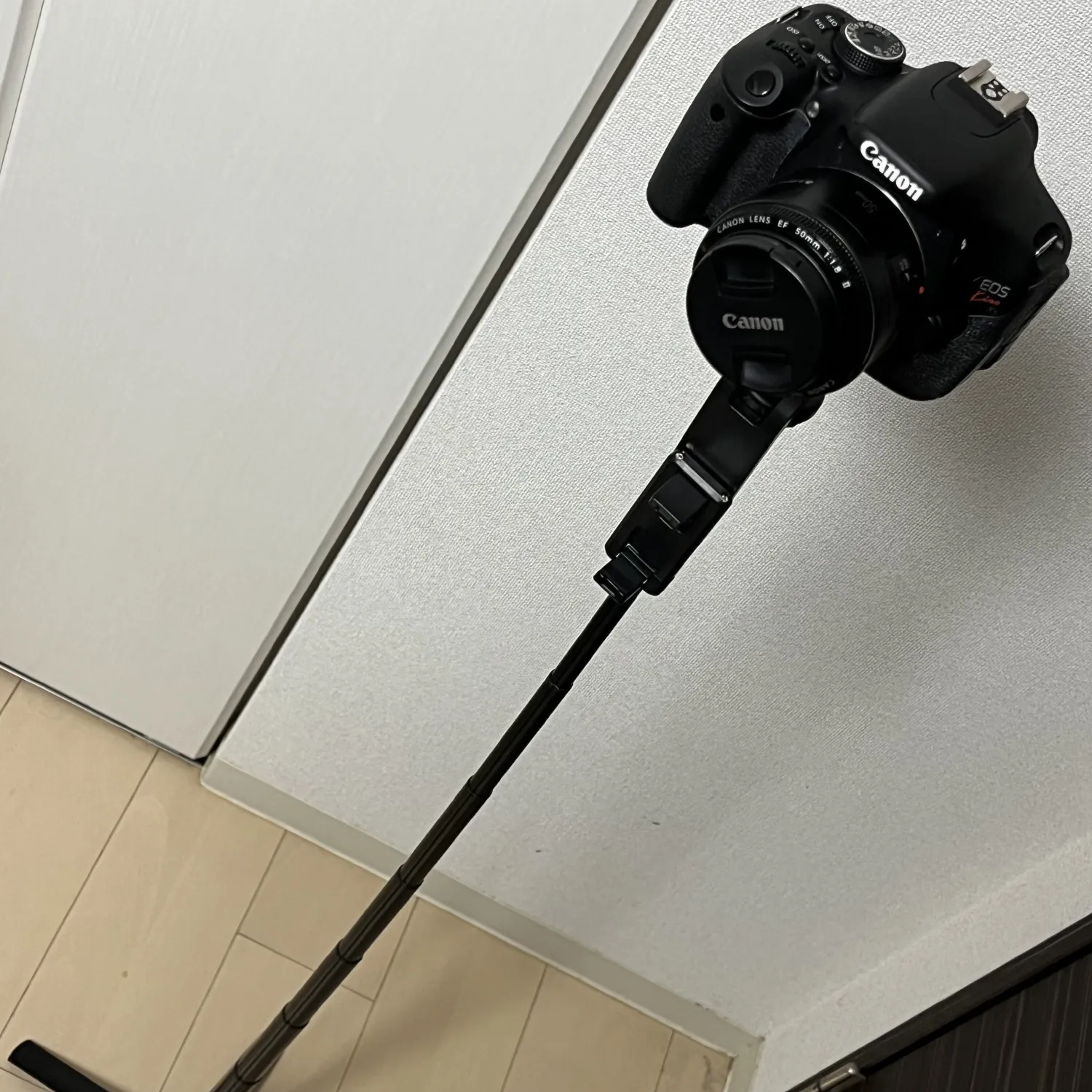 google pixelに最適な自撮り棒に一眼レフカメラを設置